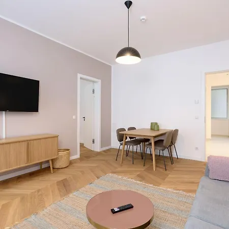 Limehome Karajangasse Apartment