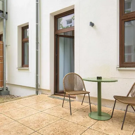 Apartment Limehome Karajangasse Vienna