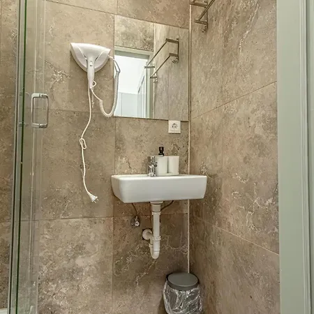 18 Min To Center Via U3 - Lovely 1br Ground Floor Gem Βιέννη