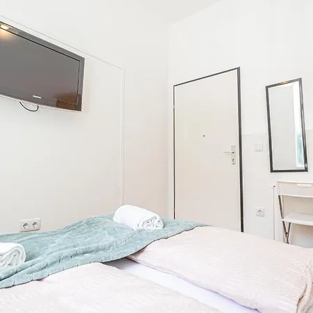 Loevly Shared 6br With Garden Near Danube & Millenium