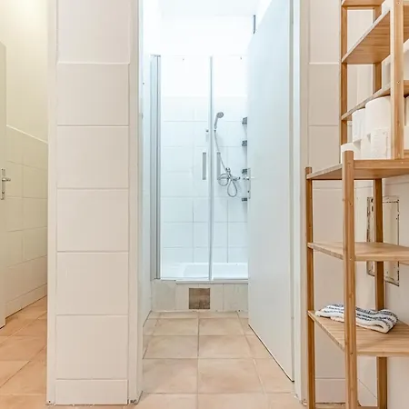 Loevly Shared 6br With Garden Near Danube & Millenium