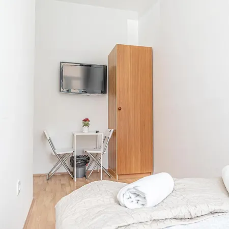 Loevly Shared 6br With Garden Near Danube & Millenium Apartment Vienna