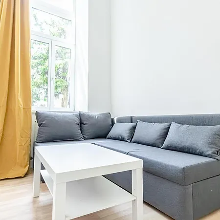 Apartment Loevly Shared 6br With Garden Near Danube & Millenium Vienna