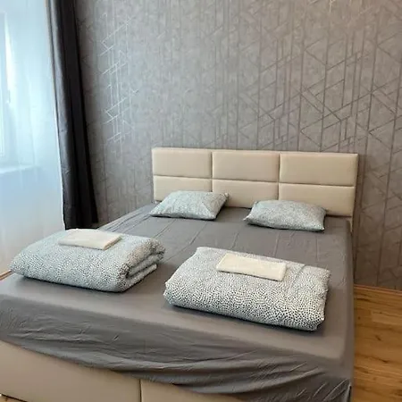 Roomsrd 2 Apartment