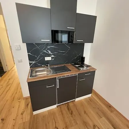 Apartment Roomsrd 2 *
