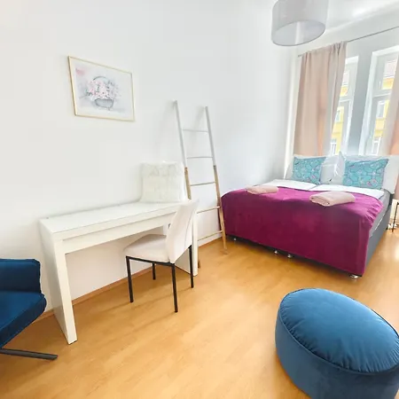Apartment The Rose - Near Schoenbrunn Palace Vienna