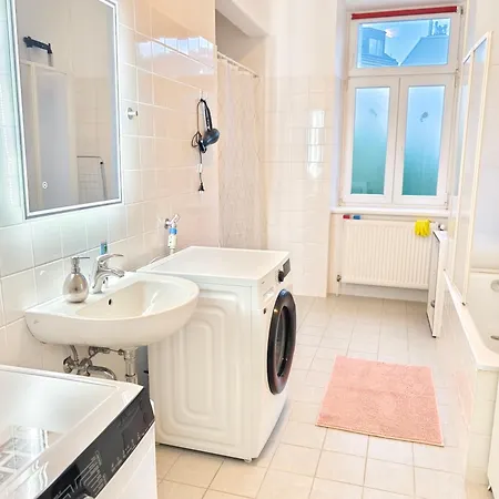 Apartment The Rose - Near Schoenbrunn Palace Vienna