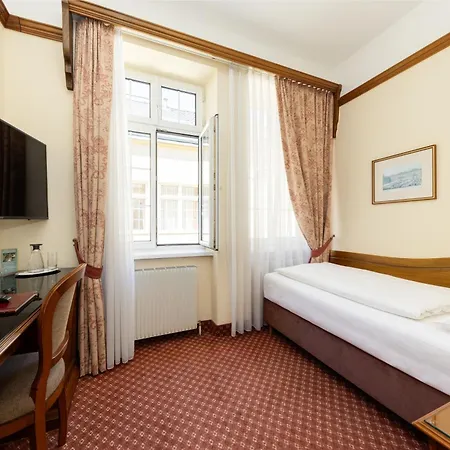 Hotel City Central 4*