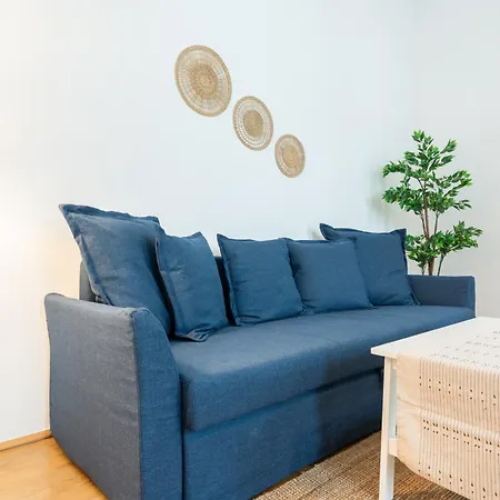 1020 Apartment *