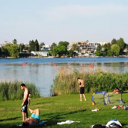 Апартаменты Yuki's Place - Un-vic, Danube And Subway Near To Downtown