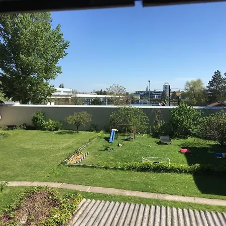 Апартаменты Yuki's Place - Un-vic, Danube And Subway Near To Downtown *