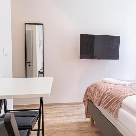 Wiener Stadthalle Boutique - Ideal For Couples * Wenen