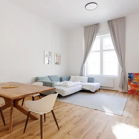 4ty3 - Stadtpark Is Calling Apartment
