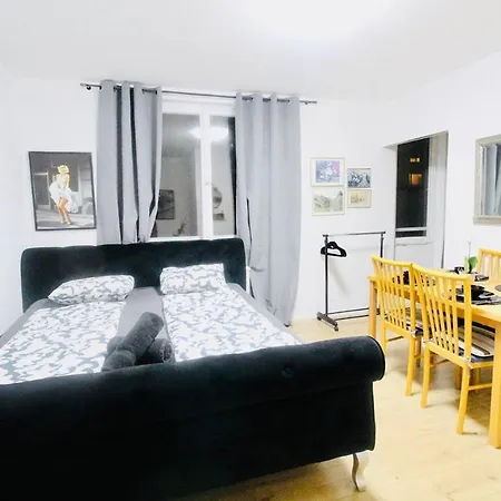 Modern In Millennium Area Apartment Vienna