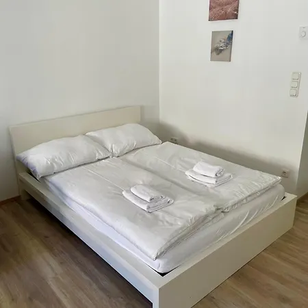 Apartment Kleine Studiowohnung In Der Braunhirschengasse *