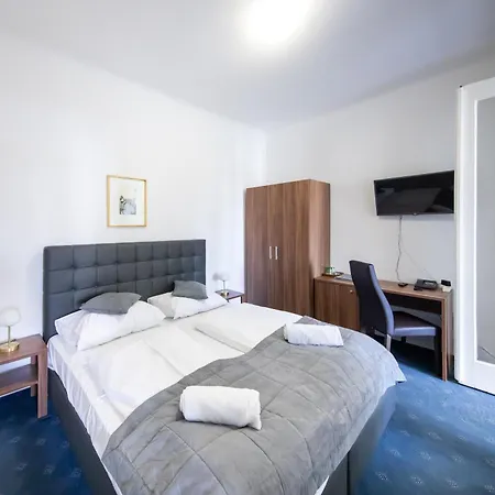 Hotel Bergwirt Schönbrunn Wien