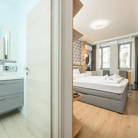 Elegance Palais Palffy Aparthotel 4*