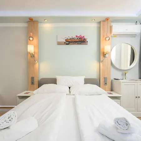 Elegance Palais Palffy 4* Wien