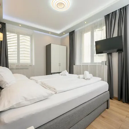 Aparthotel Elegance Palais Palffy 4*