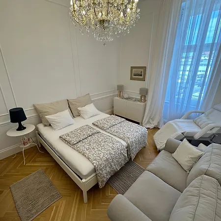 Apartment Royal Schoenbrunn