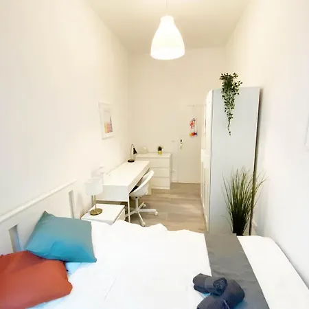 Apartament Charming 3 Bedroom Viena
