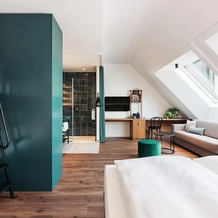 Schani Uno 4*