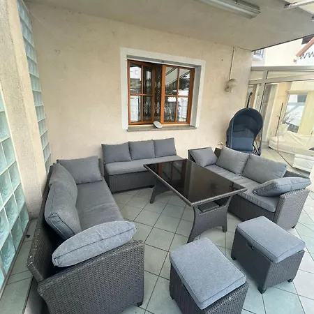4-bedroom House & Large Garden