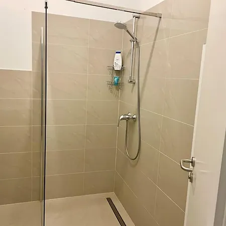 70 M2 Premium With Terrace & Free Parking *