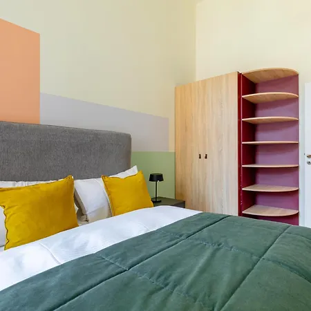Numa Strauss Apartahotel