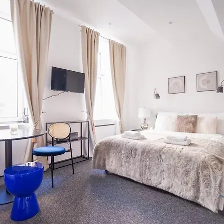 Apartment Fabulous Near Center *