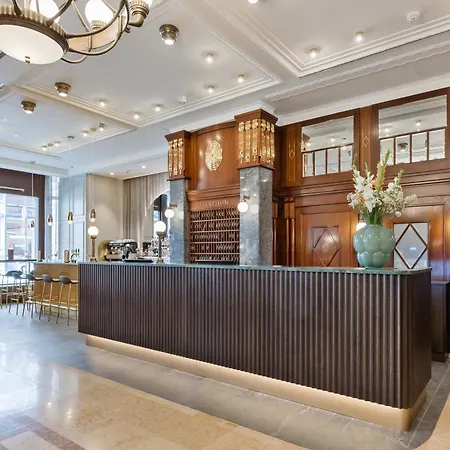 Astoria Hotell 4*