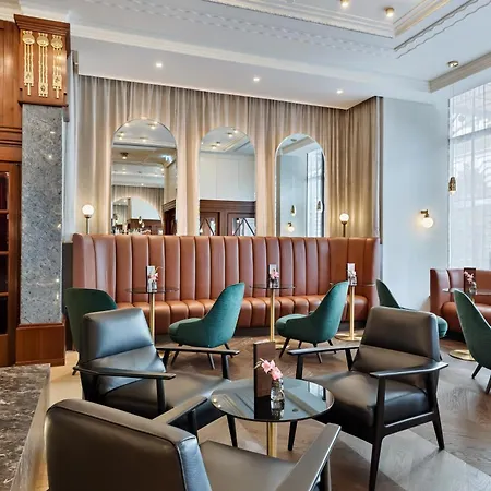 Astoria Hotell 4*