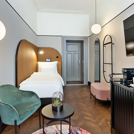 Astoria 4*