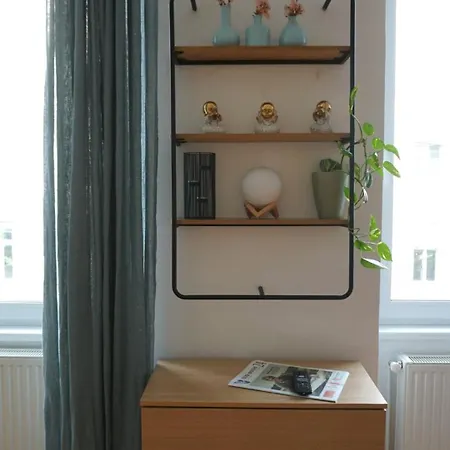 Mit Balkon Wien