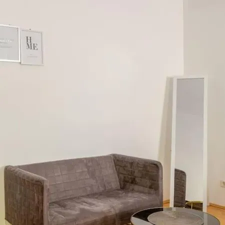 Stylish Modern Entire