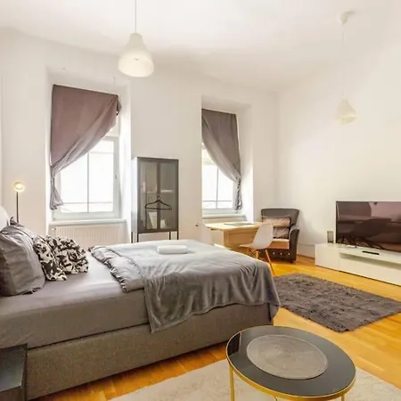 Stylish Modern Entire Apartment *