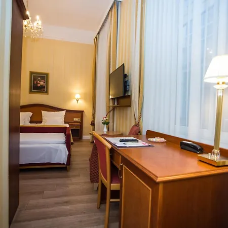 Hotel Opera