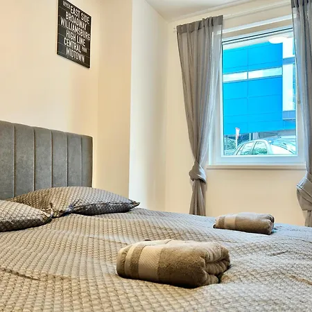 Brand New & Modern Apartamento