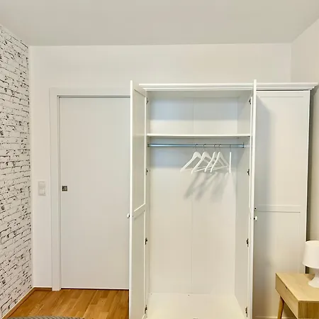 Brand New & Modern Apartamento