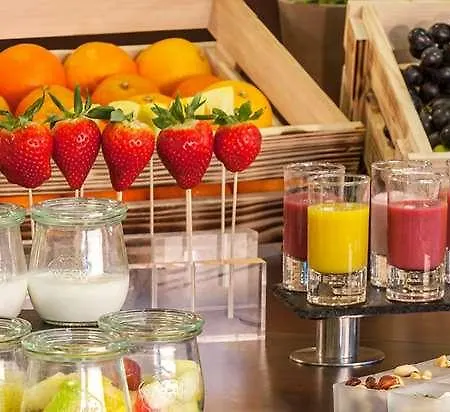 إن إتش دانوب سيتي 4* فيينا