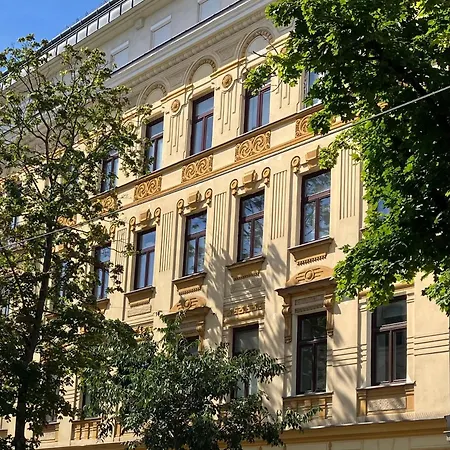 Penzing Apartment