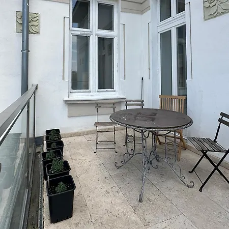 Royal Schoenbrunn Apartment