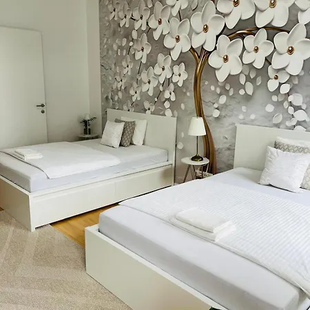 Apartment Zentrales Mit Balkon Vienna