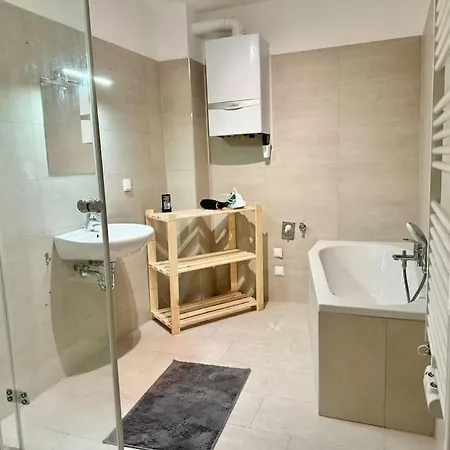 Modern Stylish & Spacious With Balcony Apartment Vienna