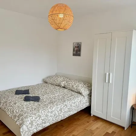 Modern Stylish & Spacious With Balcony Apartment Vienna