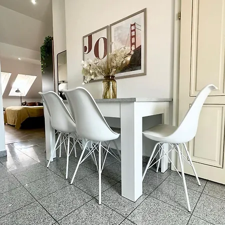 Apartament I 5 Minutes To Metro Wiedeń