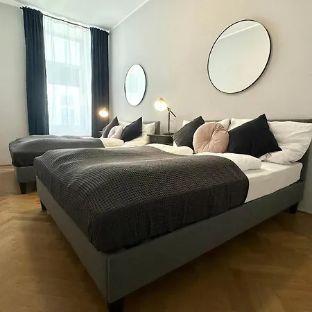Apartament I 5 Minutes To Metro Wiedeń