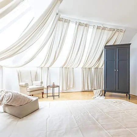 Super Luxury Apt, Only 12min To Ferris Wheel Apartment *