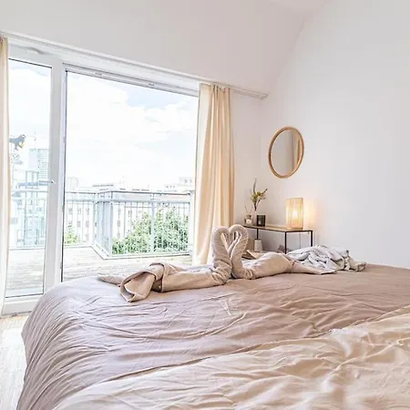 Super Luxury Apt, Only 12min To Ferris Wheel Apartment