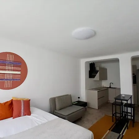 Modern Apartment *